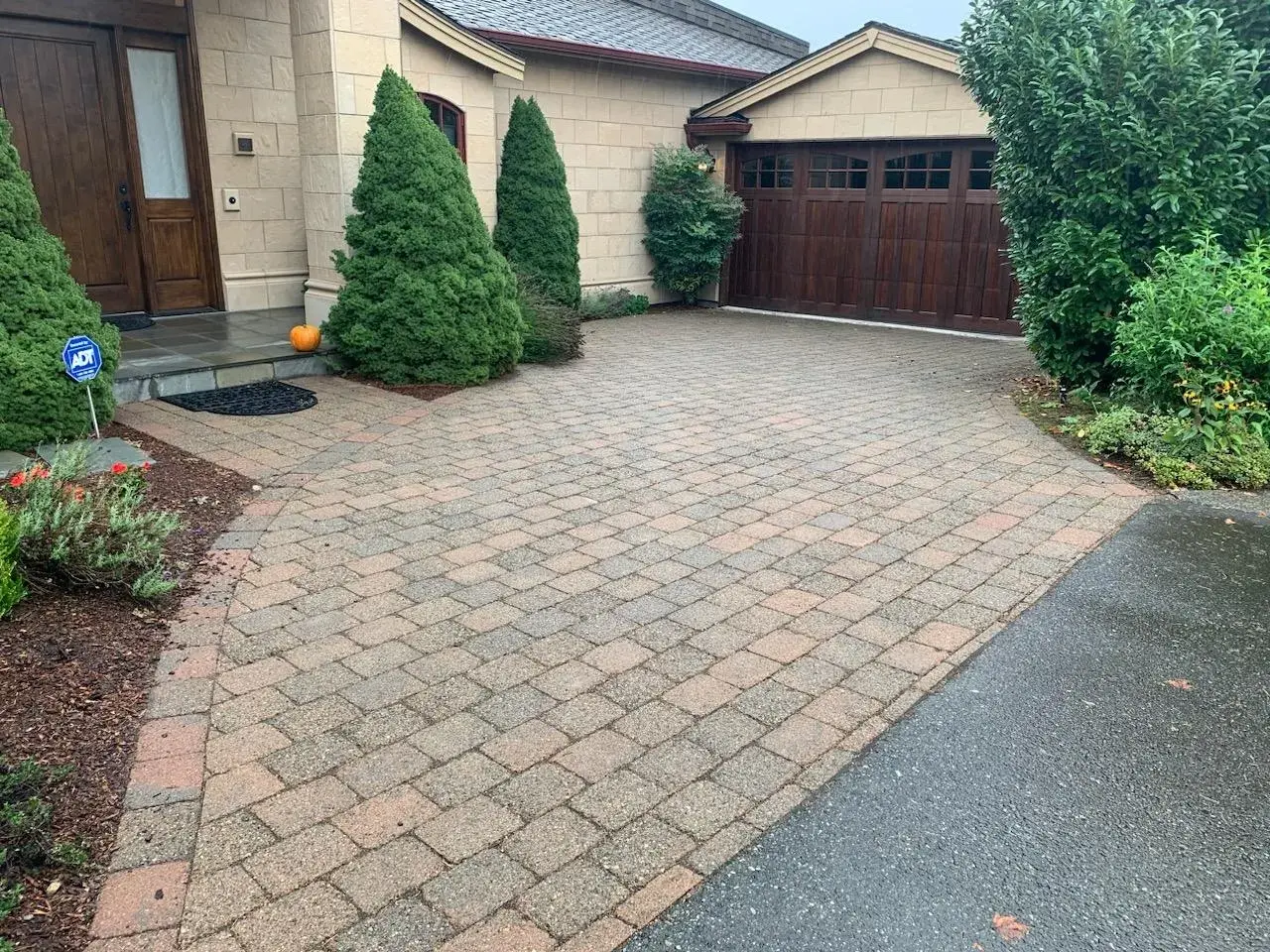 Custom patio and walkway plan for East Hill-Meridian home in Kent WA