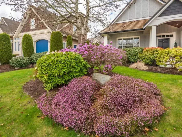 Front yard landscaping services in Bothell